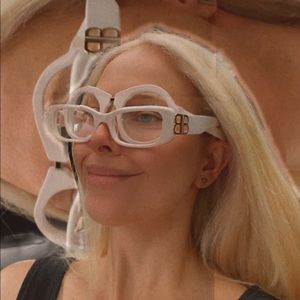 Meet your Posher, Molly